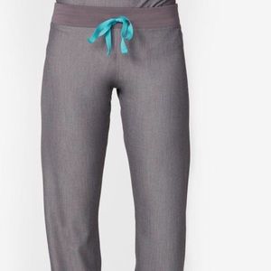 Figs Livingston Petite Scrub Pant